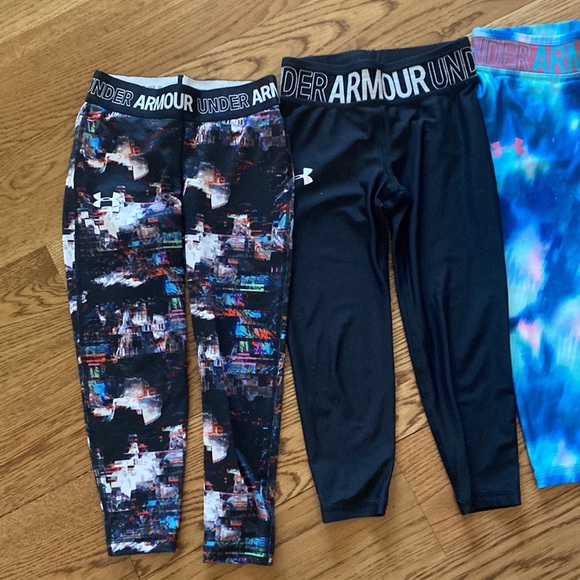 Bundle of leggings under armour and one Nike pair size small - Picture 2 of 3